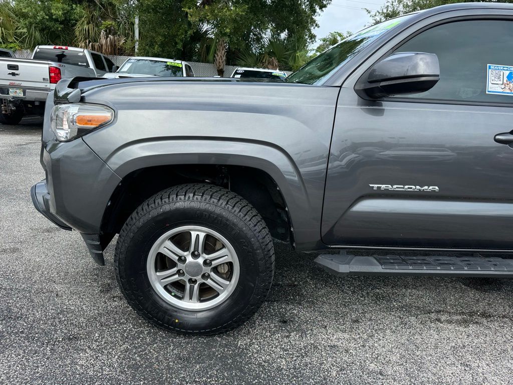 2016 Toyota Tacoma SR5 11