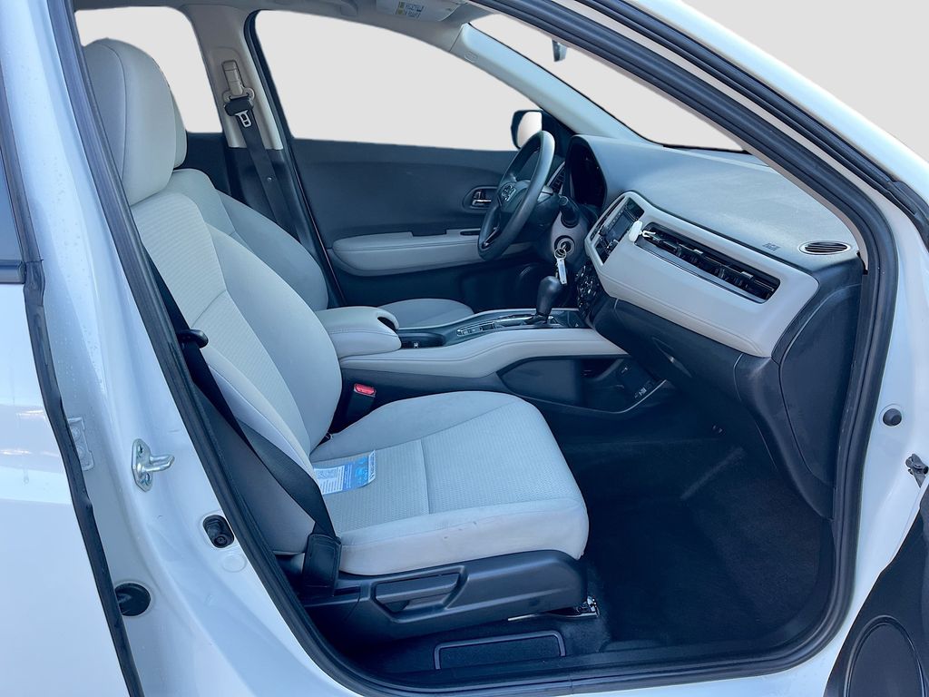 2022 Honda HR-V LX White at AutoSavvy Houston Southwest