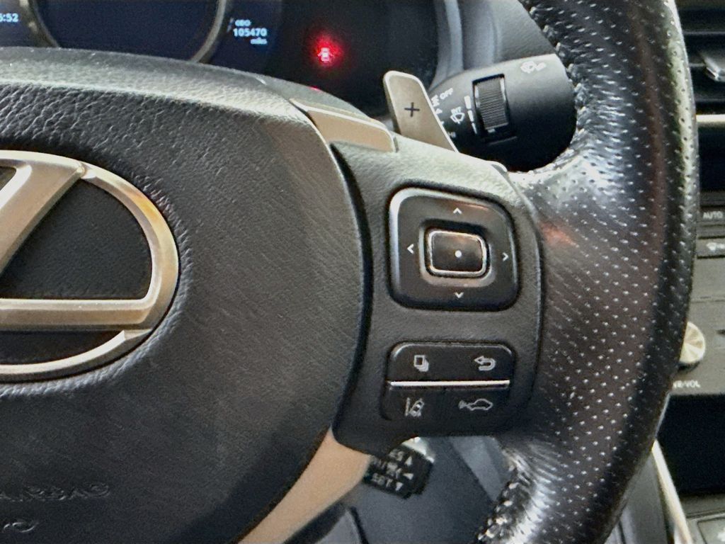 Thumbnail: 2020 Lexus IS - 12