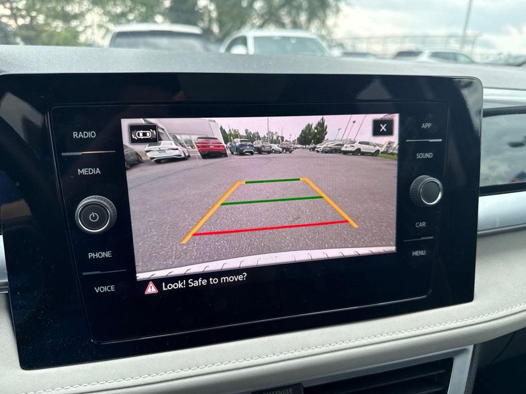 2025 Volkswagen Taos 1.5T SE Black at Sutliff Volkswagen