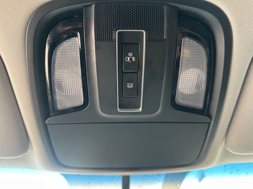 Thumbnail: 2017 Kia Sorento - 15