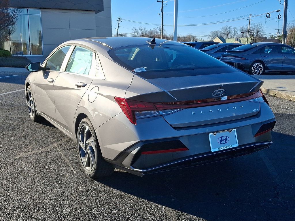 Thumbnail: 2025 Hyundai Elantra - 3