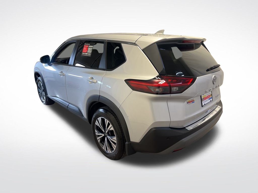 2022 Nissan Rogue SV photo
