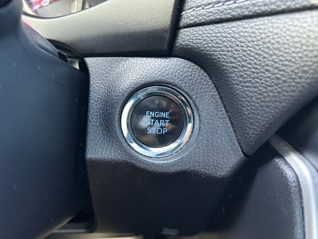 Thumbnail: 2019 Toyota RAV4 - 22