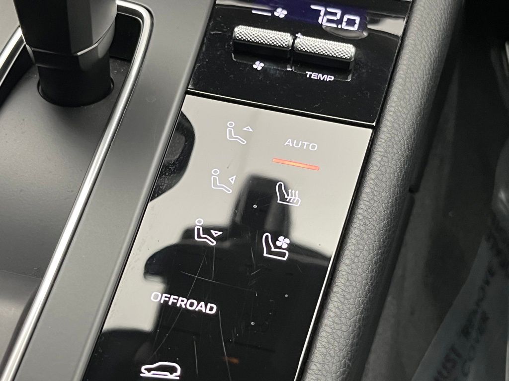 Thumbnail: 2026 Porsche Macan - 19