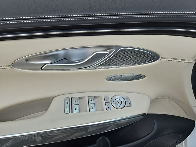 2025 Genesis GV70  21
