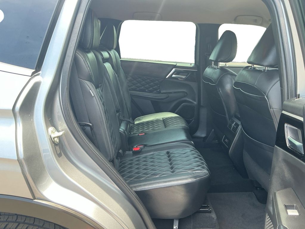 2022 Mitsubishi Outlander SEL Special Edition - Photo 19