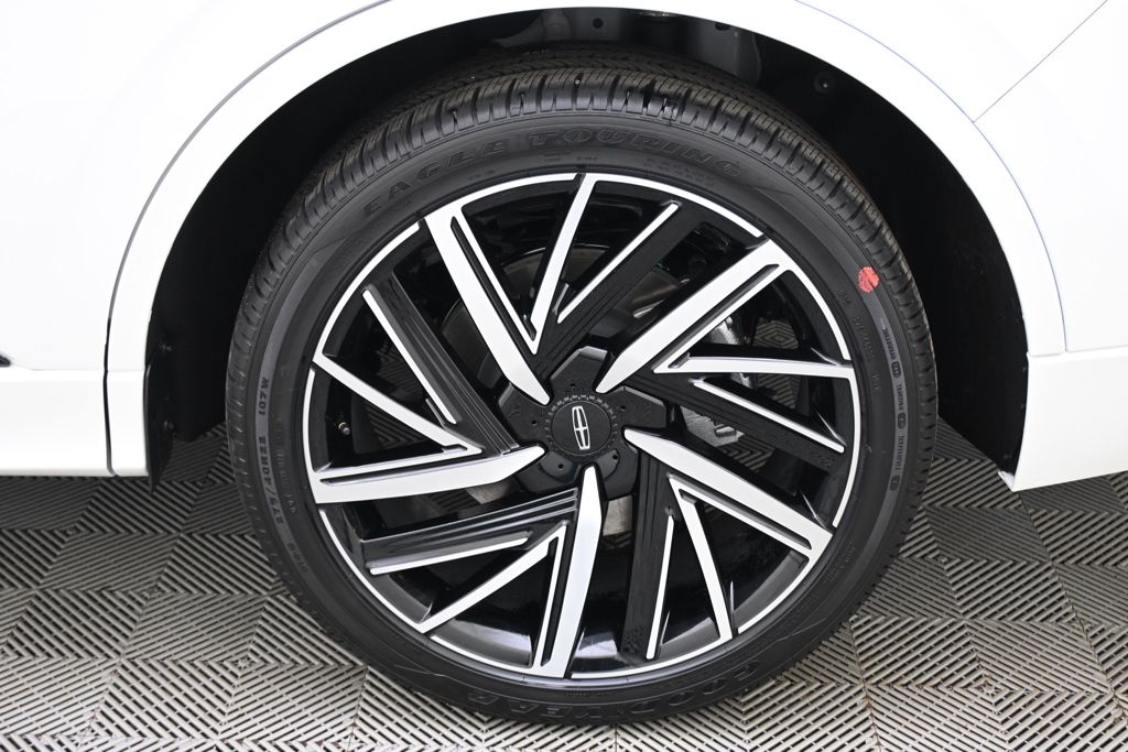 New 2026 White Lincoln Black Label image 20