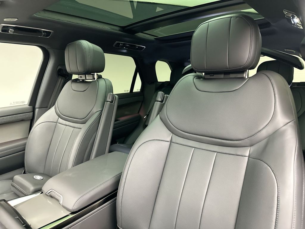 Thumbnail: 2025 Land Rover Range Rover Sport - 7