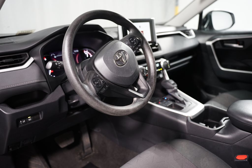 2023 Toyota RAV4 XLE 7