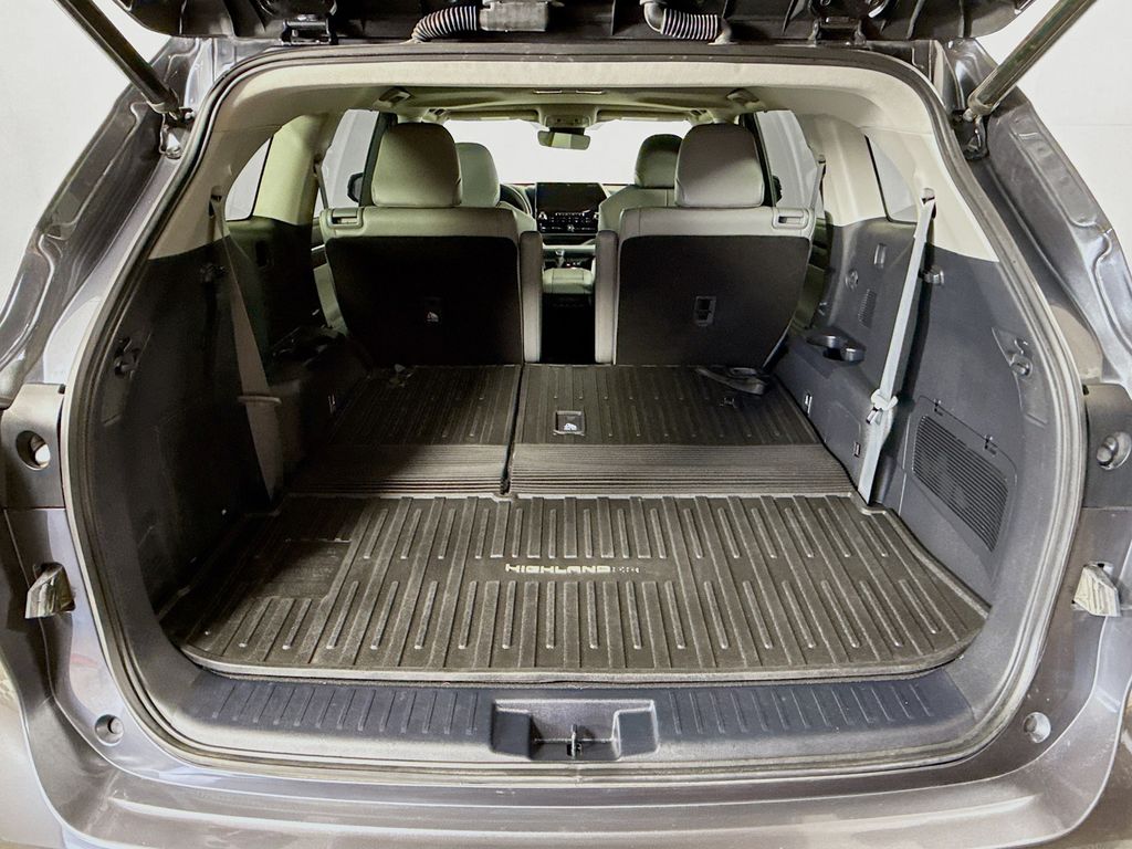 Thumbnail: 2020 Toyota Highlander - 27