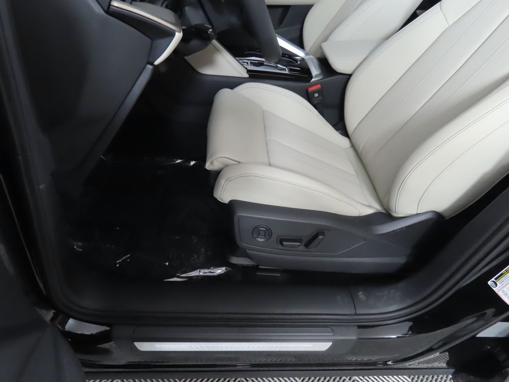 Thumbnail: 2025 Audi Q5 - 31