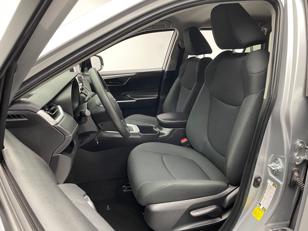 2023 Toyota RAV4 LE 13