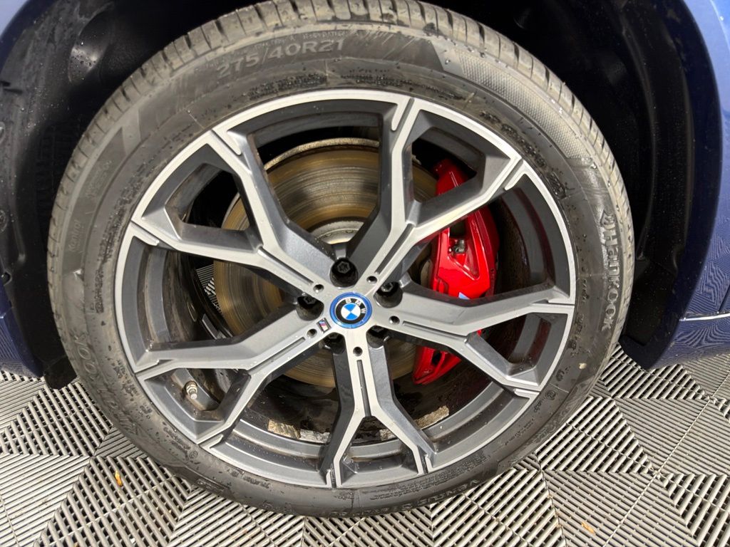Thumbnail: 2023 BMW X5 - 10