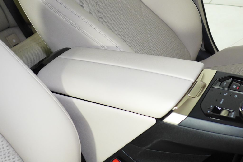 Thumbnail: 2023 BMW iX - 15