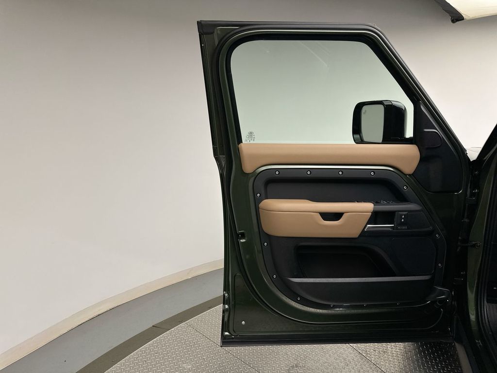 Thumbnail: 2026 Land Rover Defender - 9