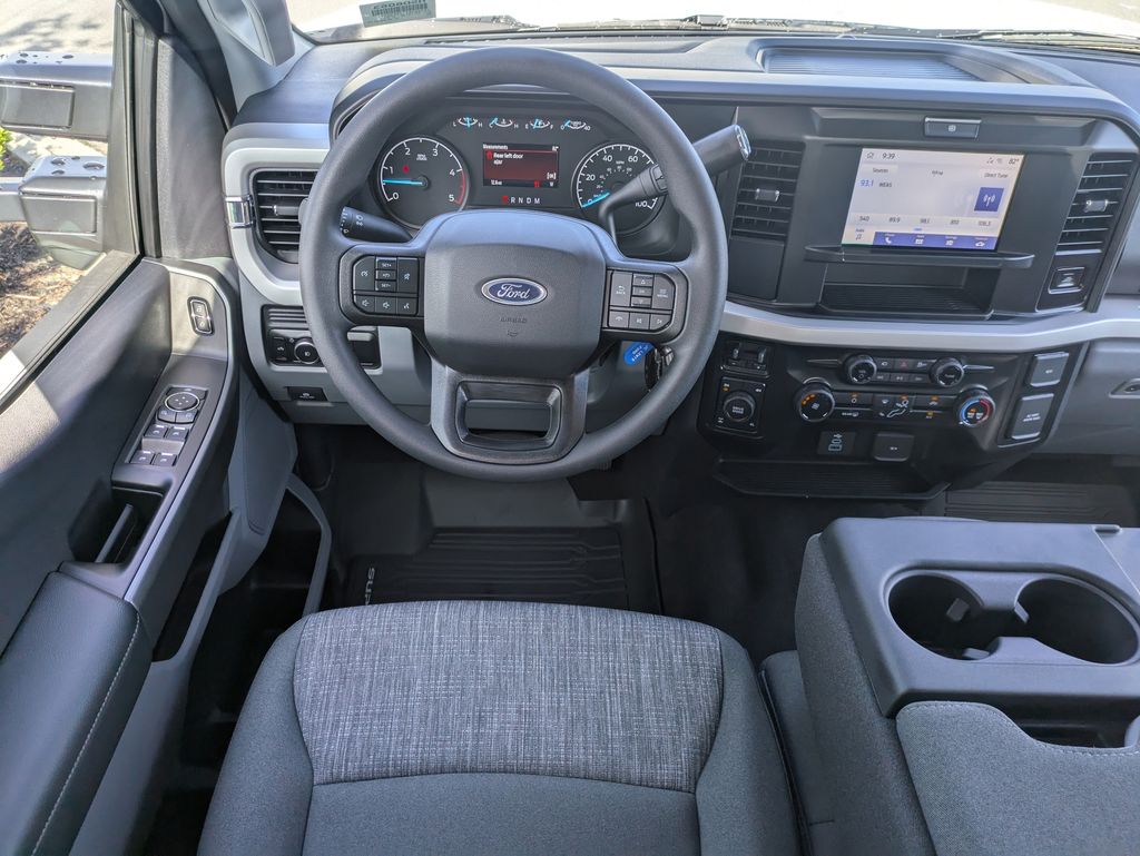 2026 Ford F-350 Super Duty XLT