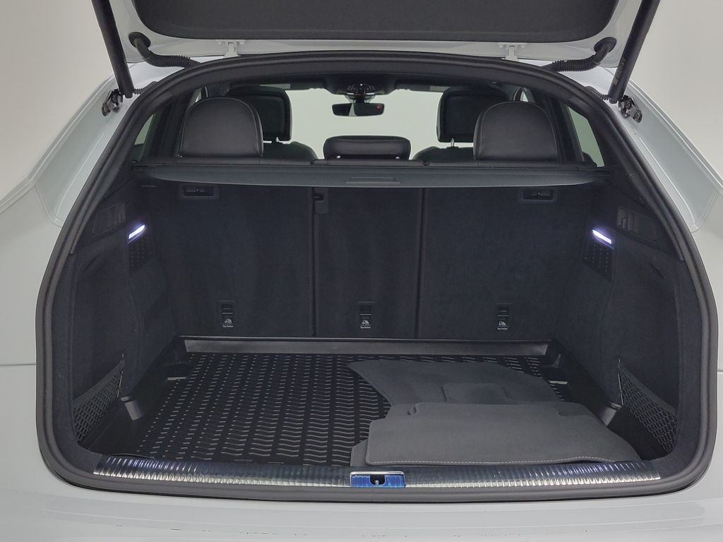 Thumbnail: 2023 Audi SQ5 - 9