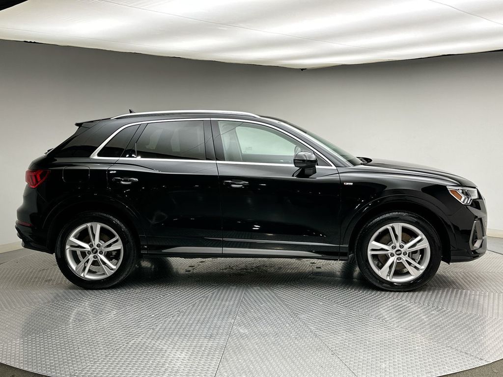 Thumbnail: 2021 Audi Q3 - 14