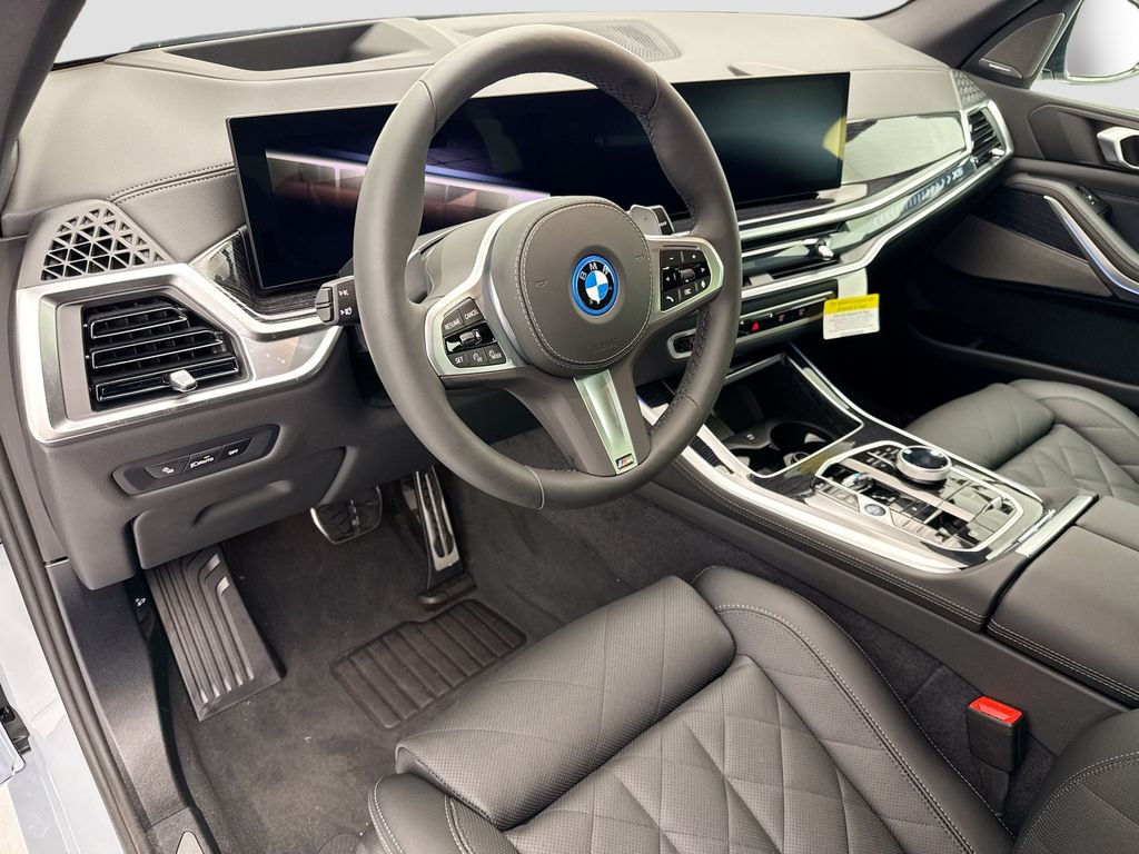 Thumbnail: 2026 BMW X5 - 9