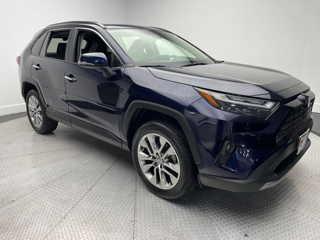 Thumbnail: 2022 Toyota RAV4 - 3