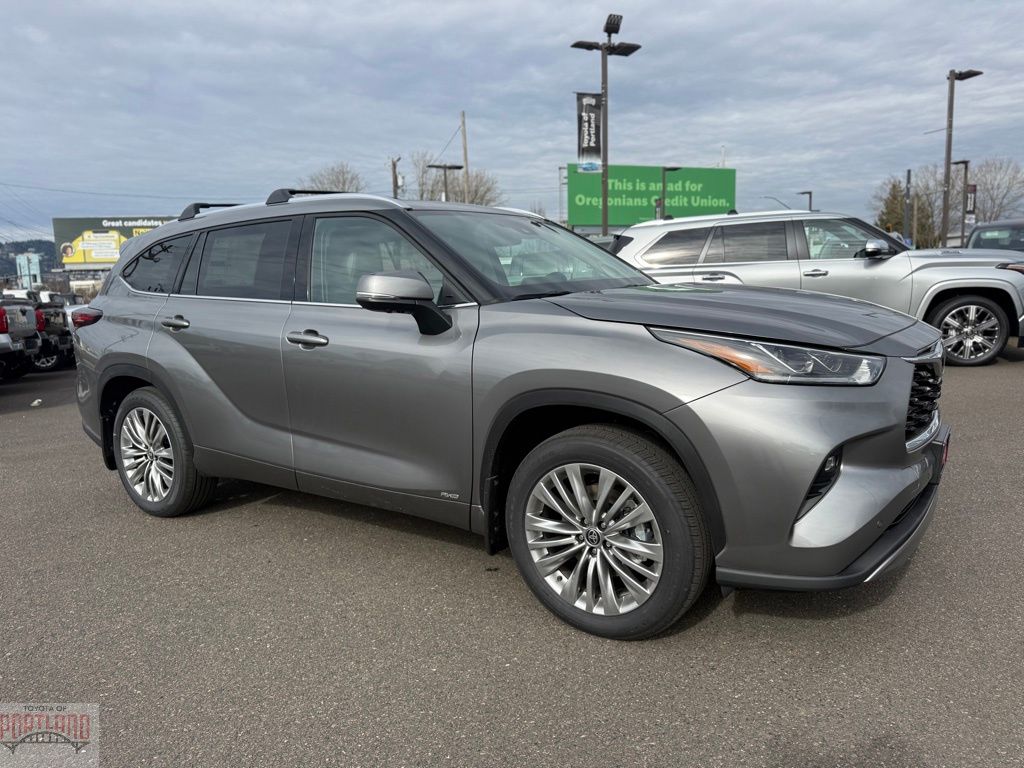 2026 Toyota Highlander Hybrid Platinum AWD