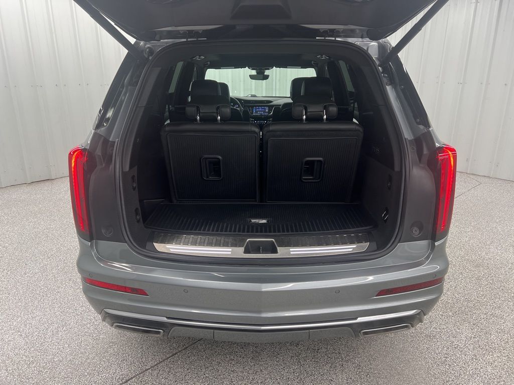 2023 Cadillac XT6 Premium Luxury - 8