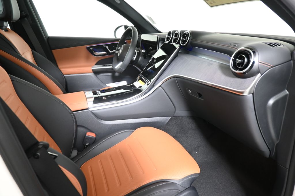 Thumbnail: 2025 Mercedes-Benz GLC - 20