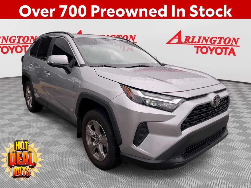 2024 Toyota RAV4 XLE FWD's photo