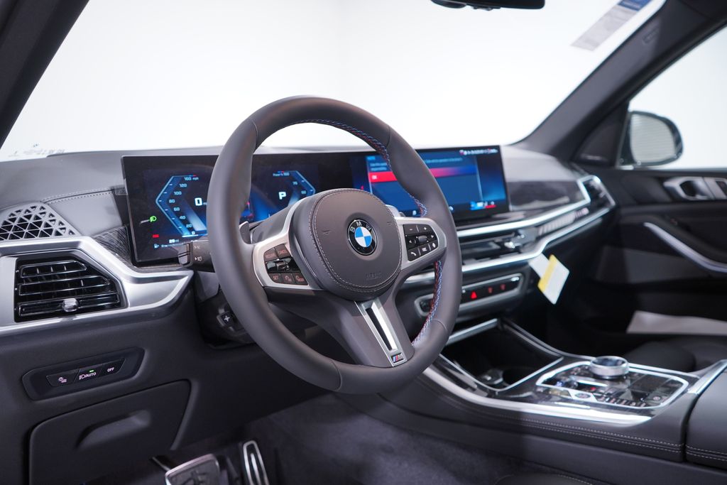 2025 BMW X5 M60i 6