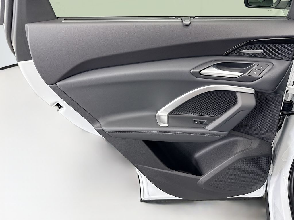 Thumbnail: 2025 Audi Q5 - 25