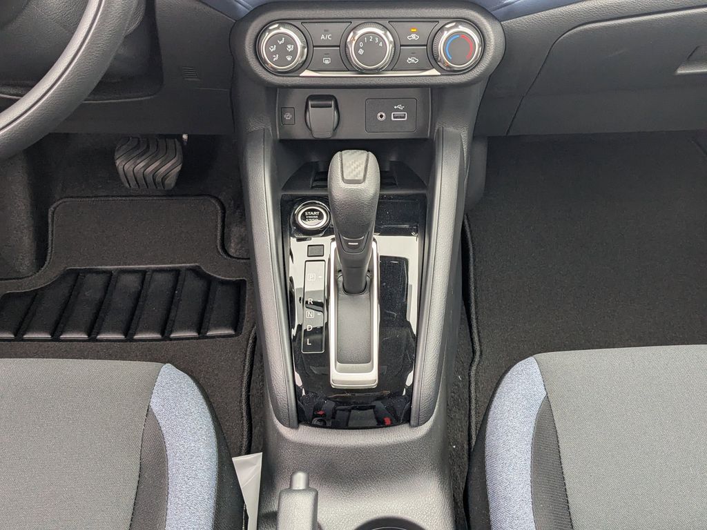 New 2025 Nissan Versa Sedan