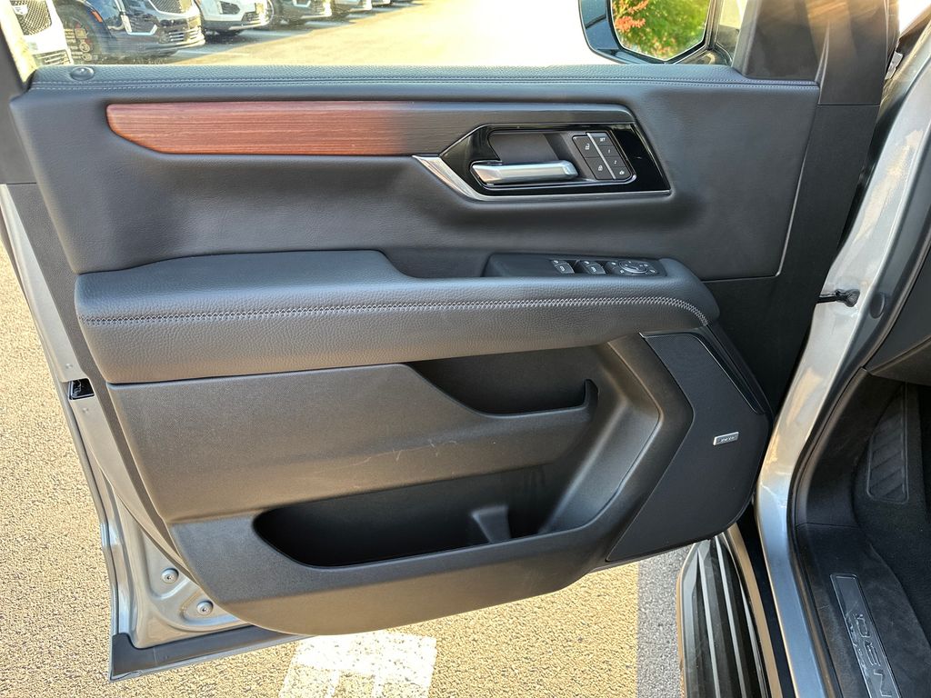 Used Car 2025 Gmc Yukon Xl  Denali For Sale Under $70,000 In Austin, Texas