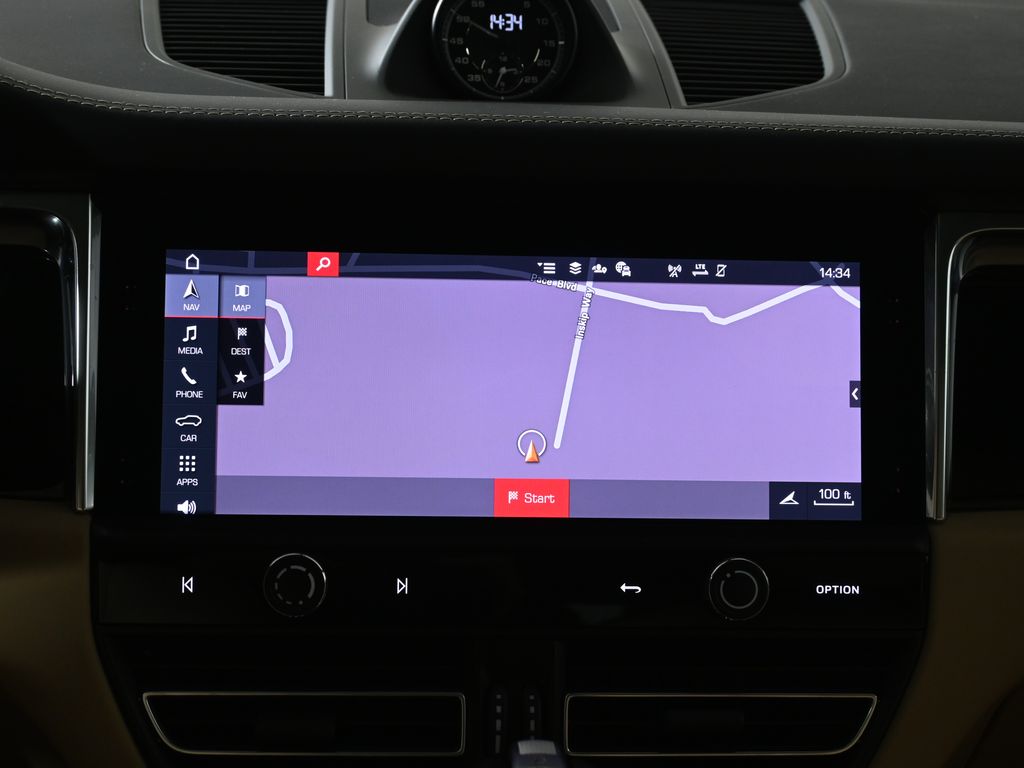 Thumbnail: 2025 Porsche Macan - 22