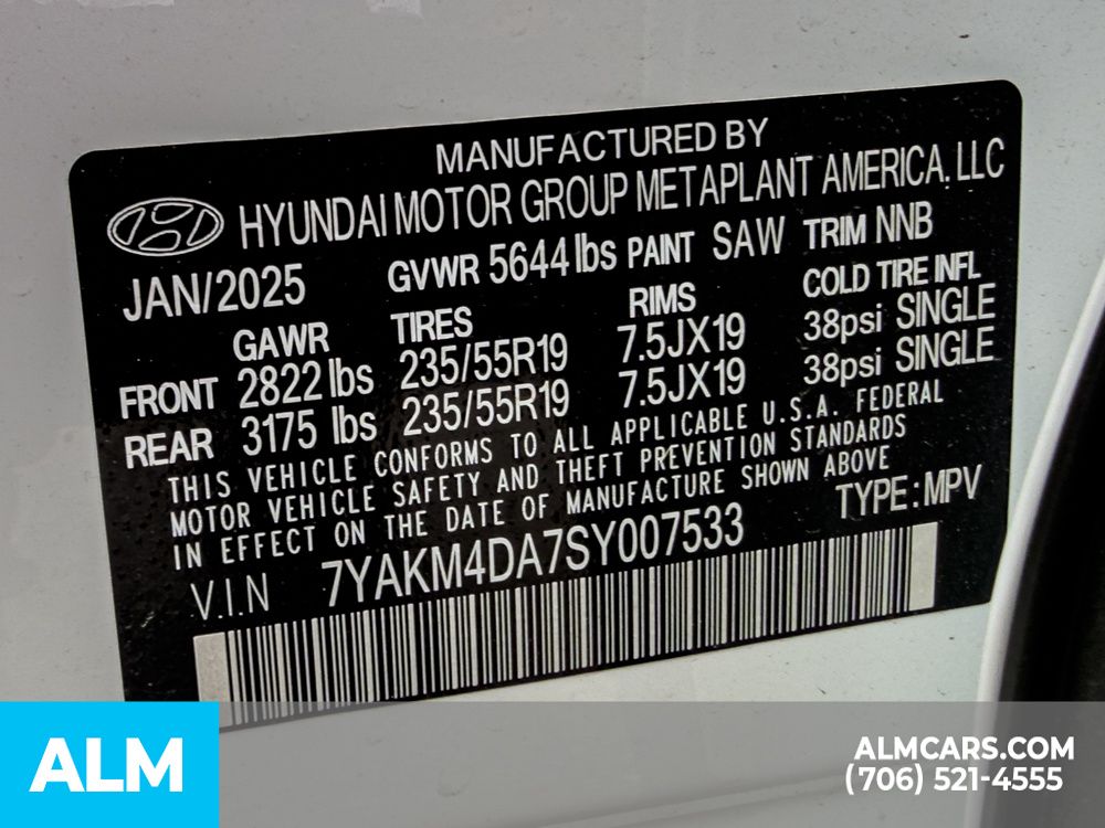 Used 2025 White Hyundai SE image 23