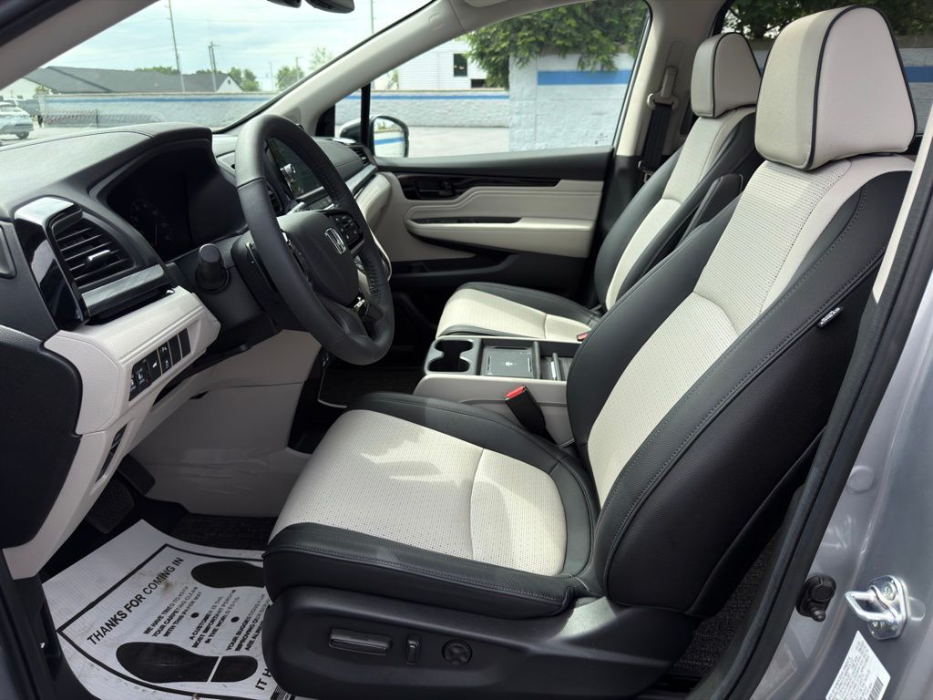 Thumbnail: 2026 Honda Odyssey - 16