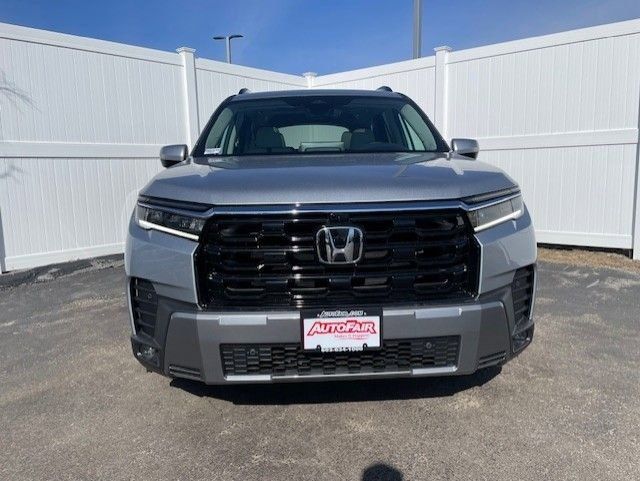 View vehicle photo 3
