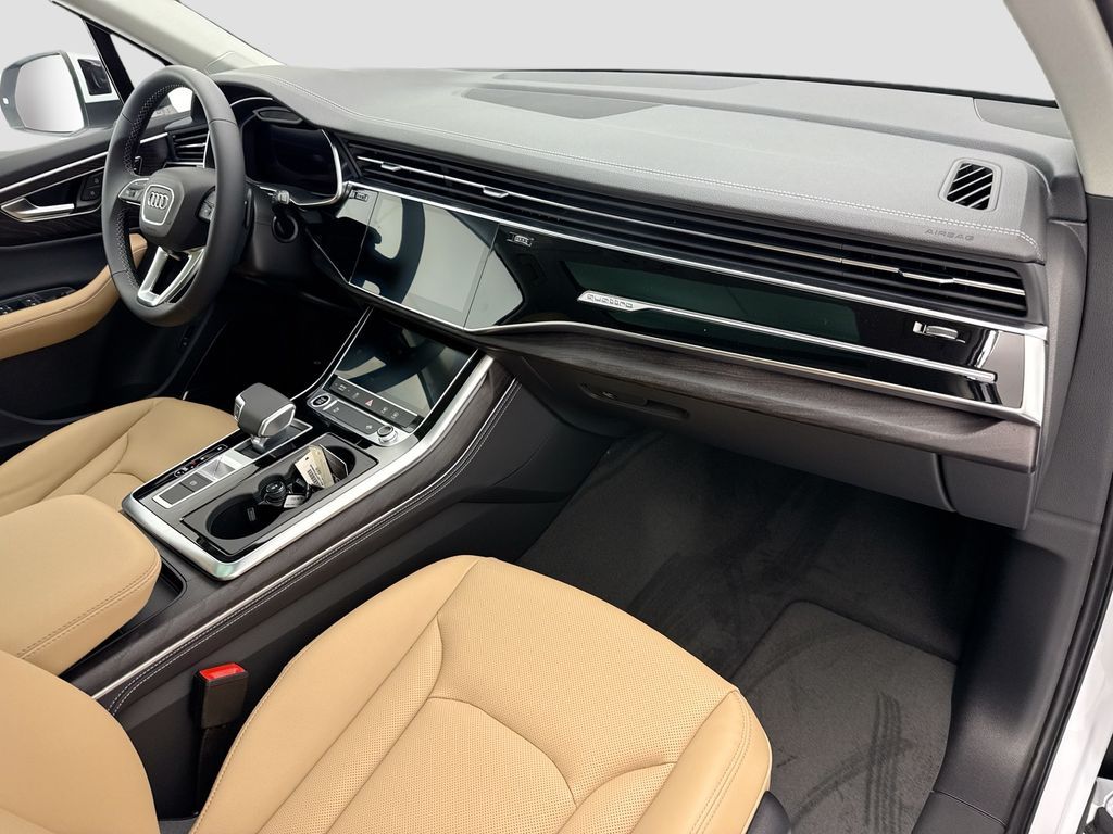 Thumbnail: 2026 Audi Q7 - 16