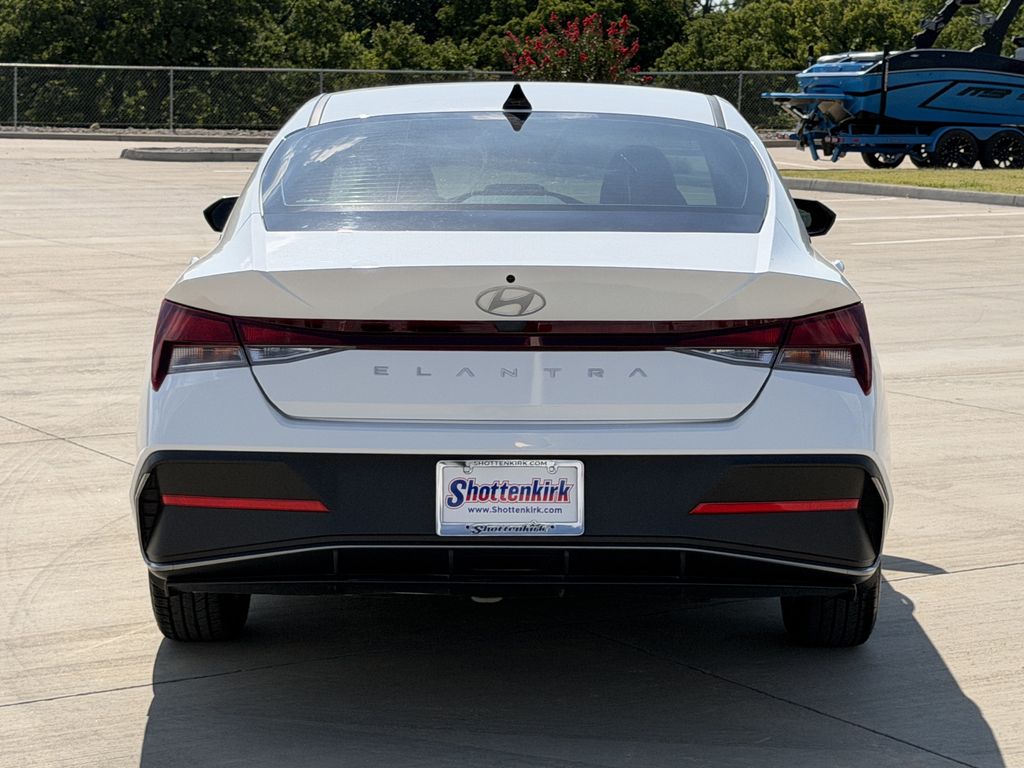Used 2024 Hyundai Elantra Sedan