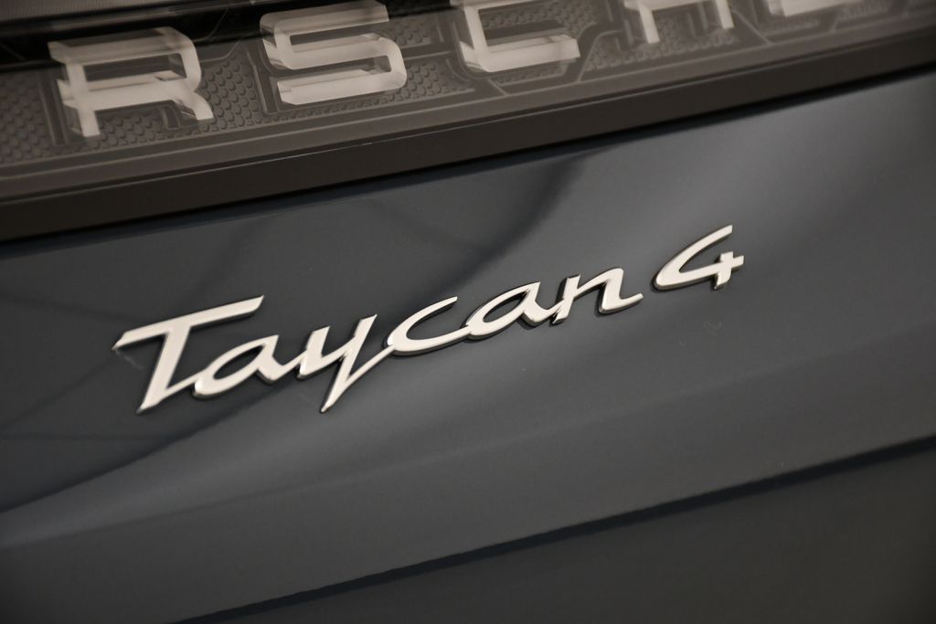 Thumbnail: 2025 Porsche Taycan - 11