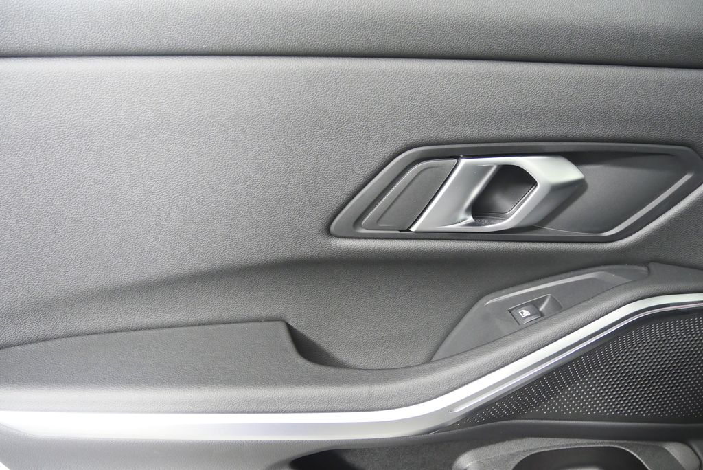 2024 BMW 3 Series 330i 13