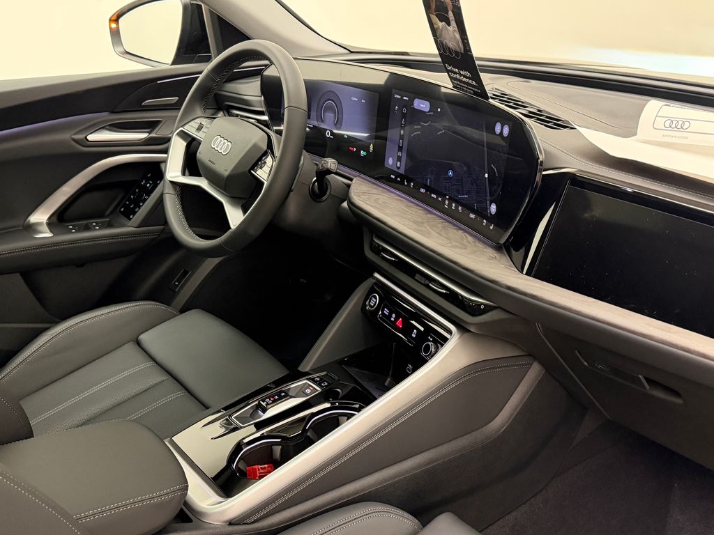 Thumbnail: 2026 Audi Q5 - 10
