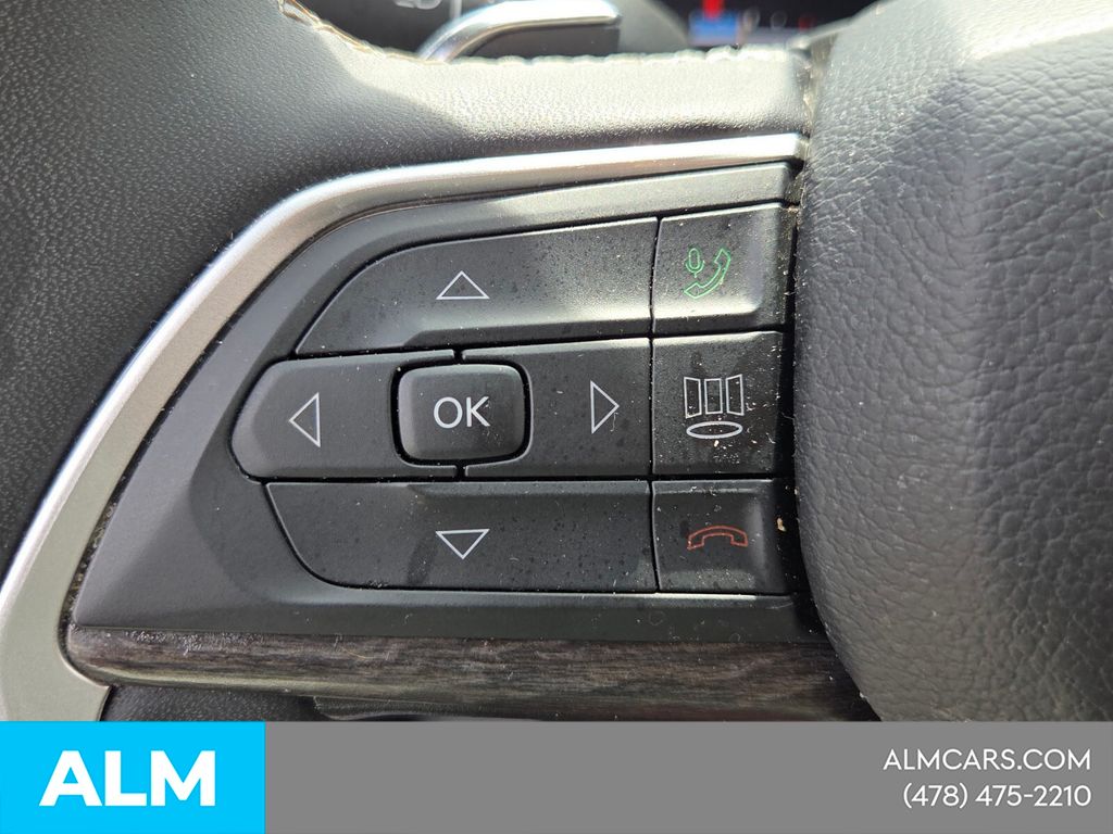 Used 2024 Silver Jeep Limited image 28
