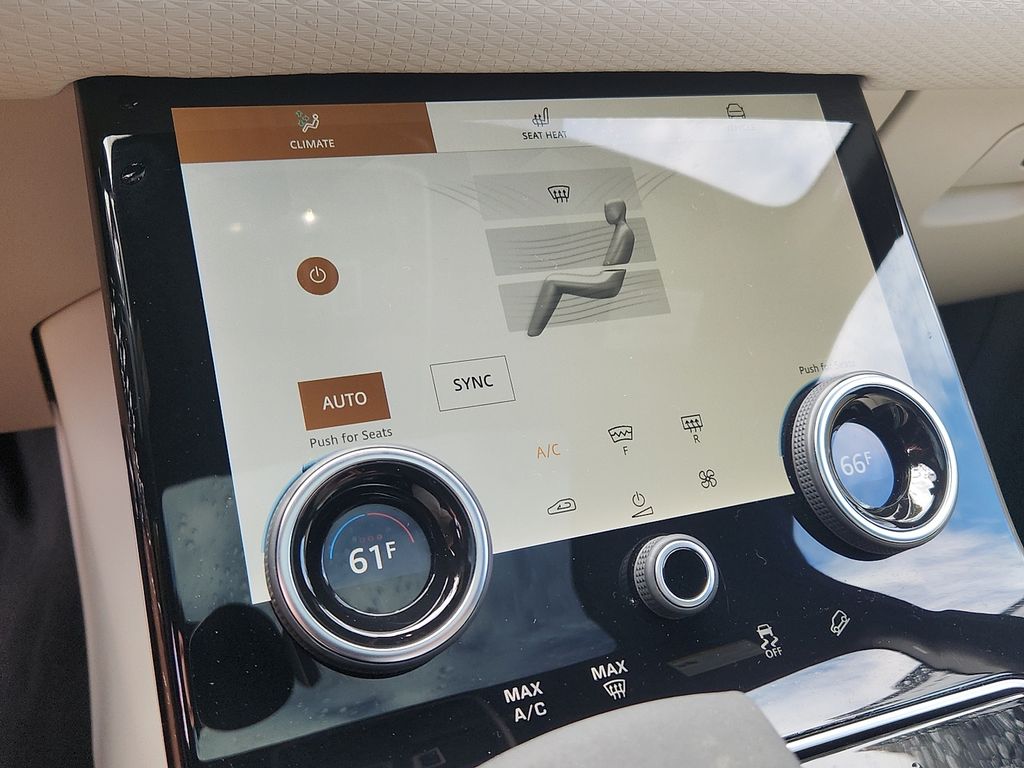 Thumbnail: 2022 Land Rover Range Rover Velar - 16