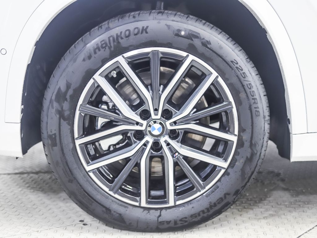 Thumbnail: 2026 BMW X1 - 2