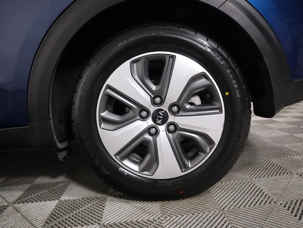 Thumbnail: 2019 Kia Niro - 31
