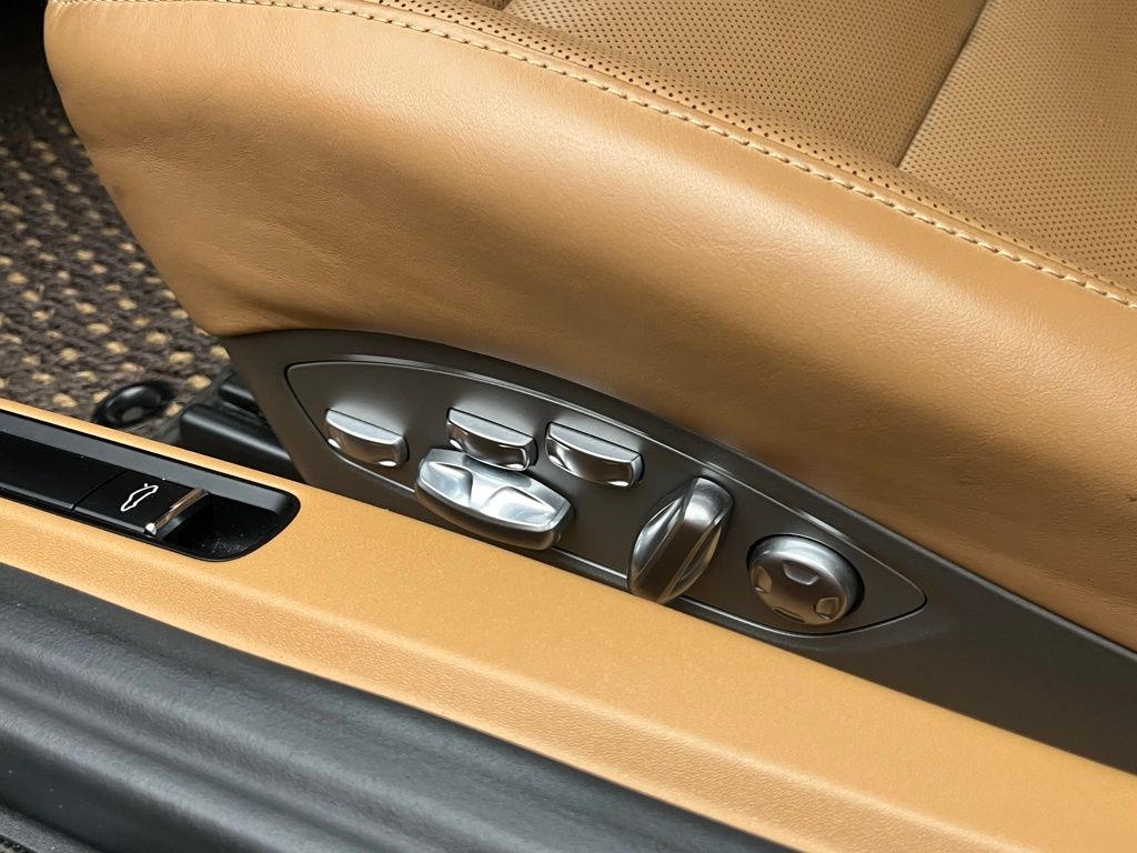 Thumbnail: 2015 Porsche 911 - 31