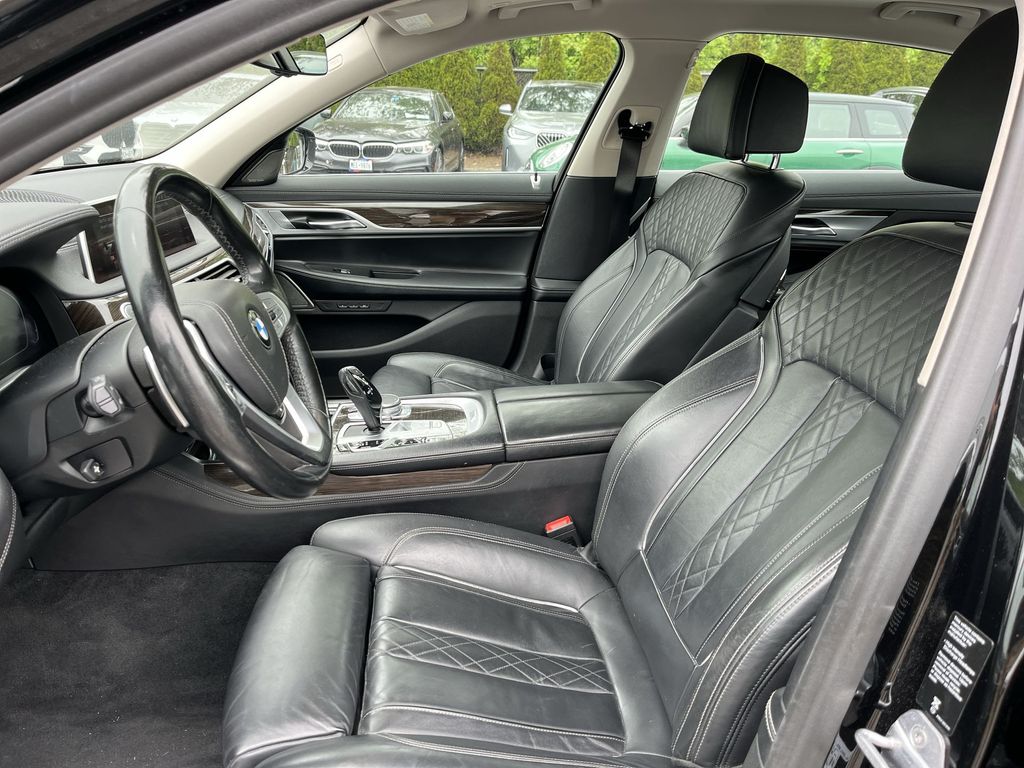 Thumbnail: 2020 BMW 7 Series - 11