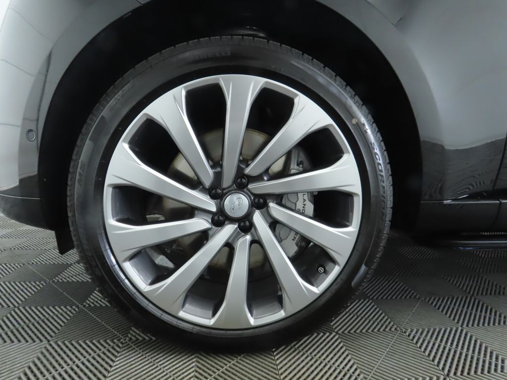 Thumbnail: 2025 Land Rover Range Rover - 31