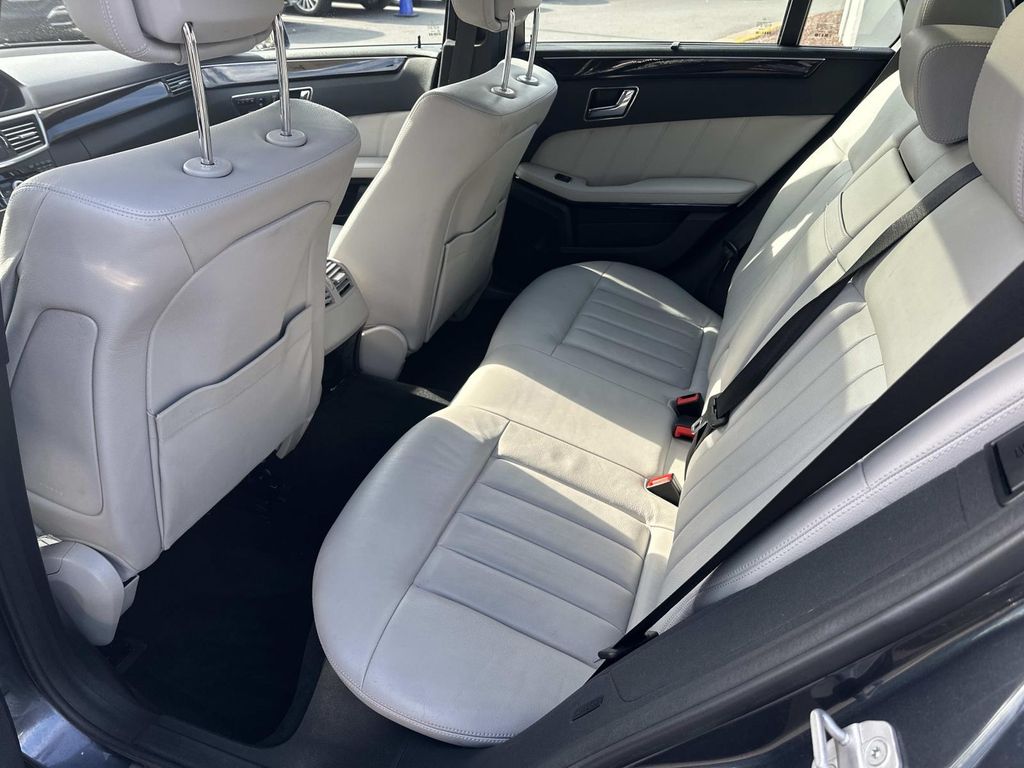 Thumbnail: 2011 Mercedes-Benz E-Class - 31